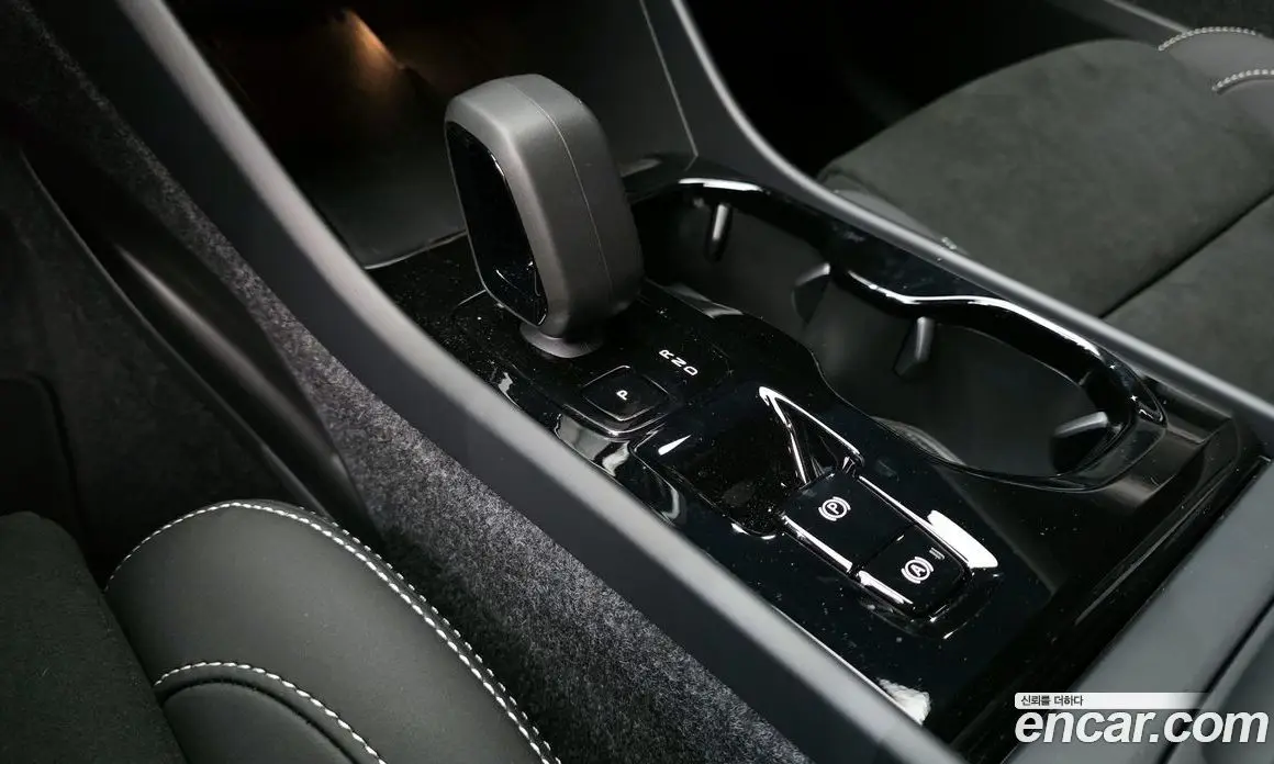 Volvo XC40 2025 2.0 автомат (гидро), фото 12 Volvo XC40 2025 2.0 автомат (гидро), фото 12