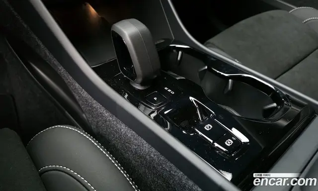 Volvo XC40 2025 2.0 автомат (гидро), миниатюра 12
