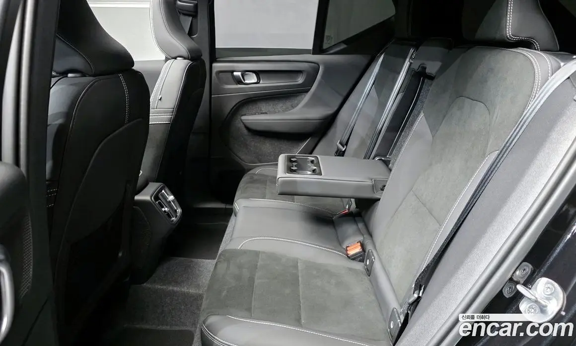 Volvo XC40 2025 2.0 автомат (гидро), фото 18 Volvo XC40 2025 2.0 автомат (гидро), фото 18