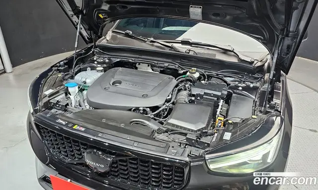 Volvo XC40 2025 2.0 автомат (гидро), миниатюра 6 Volvo XC40 2025 2.0 автомат (гидро), миниатюра 6