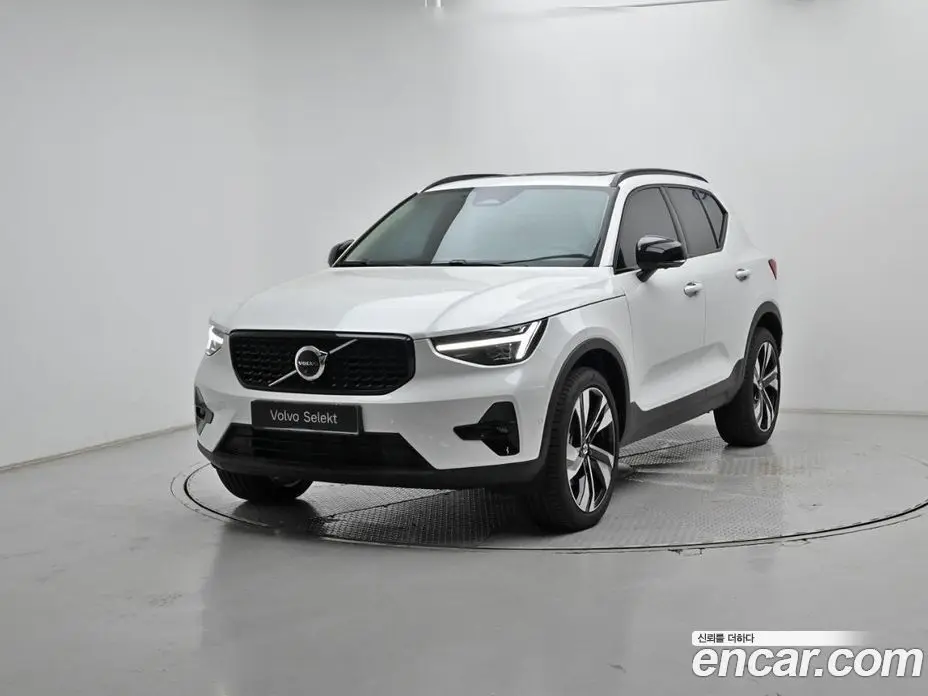 Volvo XC40 2026 2.0 автомат (гидро), фото 1 Volvo XC40 2026 2.0 автомат (гидро), фото 1