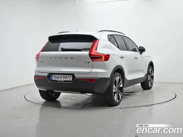 Volvo XC40 2026 2.0 автомат (гидро), миниатюра 2 Volvo XC40 2026 2.0 автомат (гидро), миниатюра 2