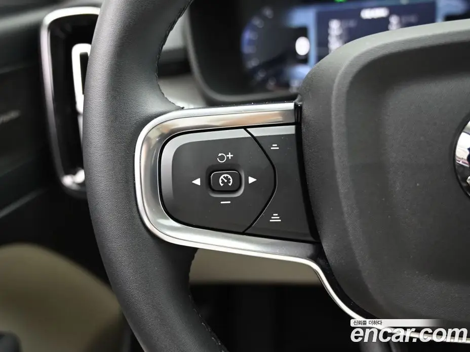 Volvo XC40 2026 2.0 автомат (гидро), фото 18 Volvo XC40 2026 2.0 автомат (гидро), фото 18