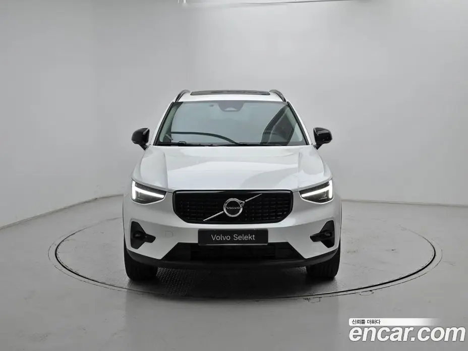 Volvo XC40 2026 2.0 автомат (гидро), фото 3 Volvo XC40 2026 2.0 автомат (гидро), фото 3