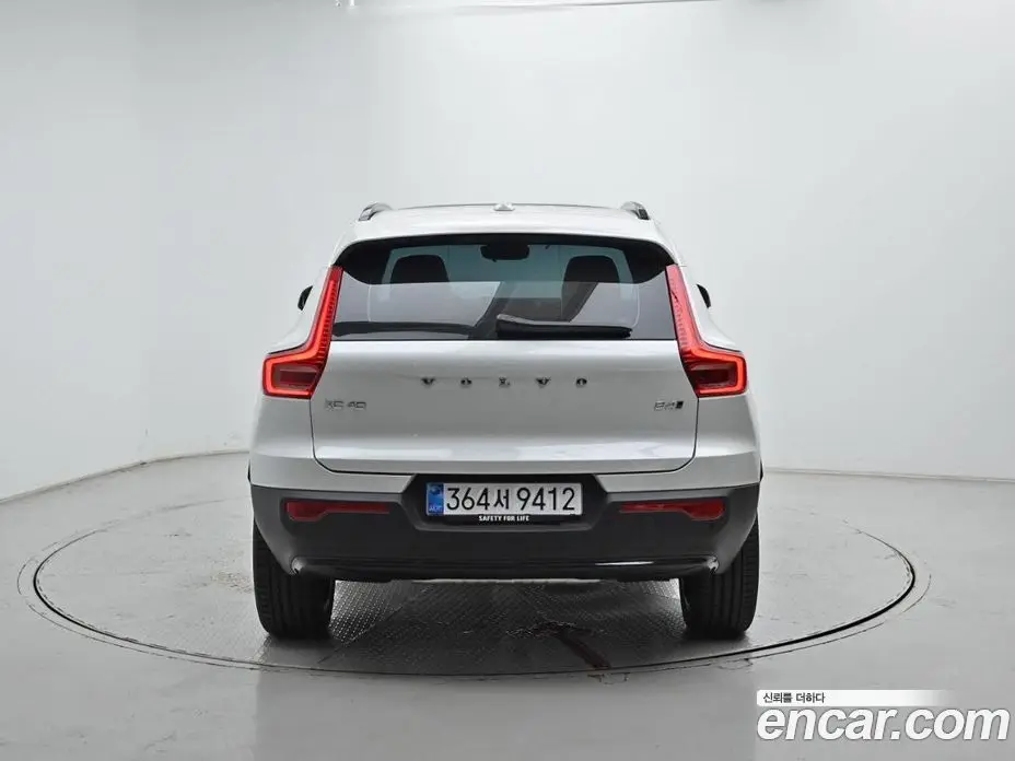 Volvo XC40 2026 2.0 автомат (гидро), фото 4 Volvo XC40 2026 2.0 автомат (гидро), фото 4