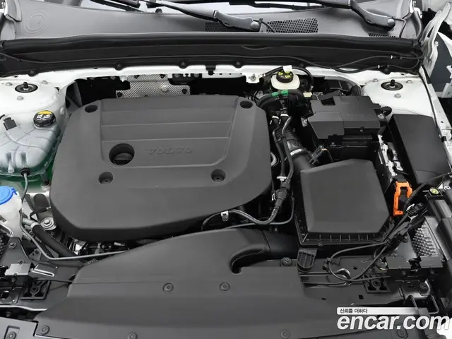 Volvo XC40 2026 2.0 автомат (гидро), миниатюра 6 Volvo XC40 2026 2.0 автомат (гидро), миниатюра 6