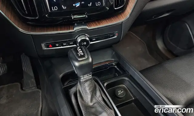 Volvo XC60 2018 2.0 автомат (гидро), миниатюра 12