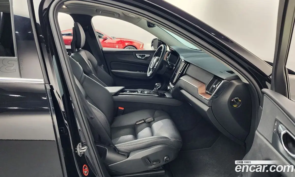 Volvo XC60 2018 2.0 автомат (гидро), фото 16 Volvo XC60 2018 2.0 автомат (гидро), фото 16