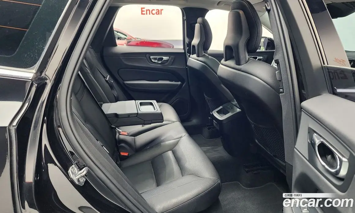 Volvo XC60 2018 2.0 автомат (гидро), фото 17 Volvo XC60 2018 2.0 автомат (гидро), фото 17