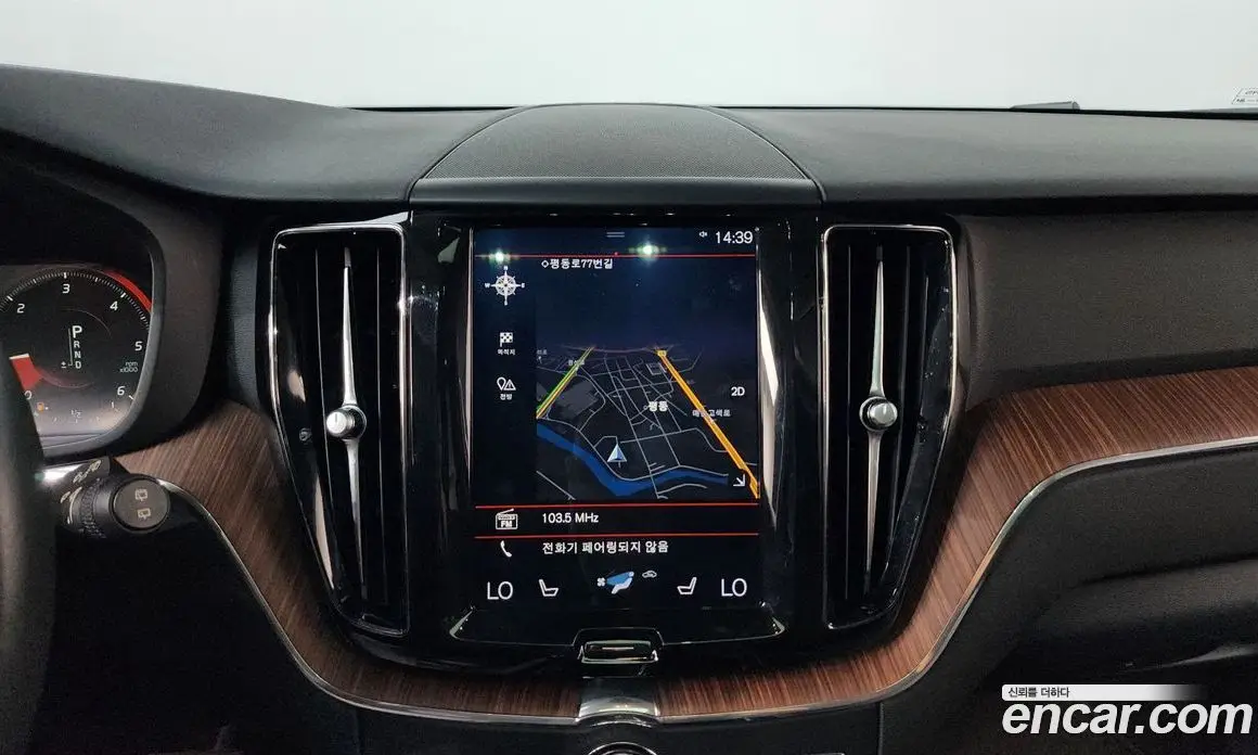 Volvo XC60 2018 2.0 автомат (гидро), фото 18 Volvo XC60 2018 2.0 автомат (гидро), фото 18
