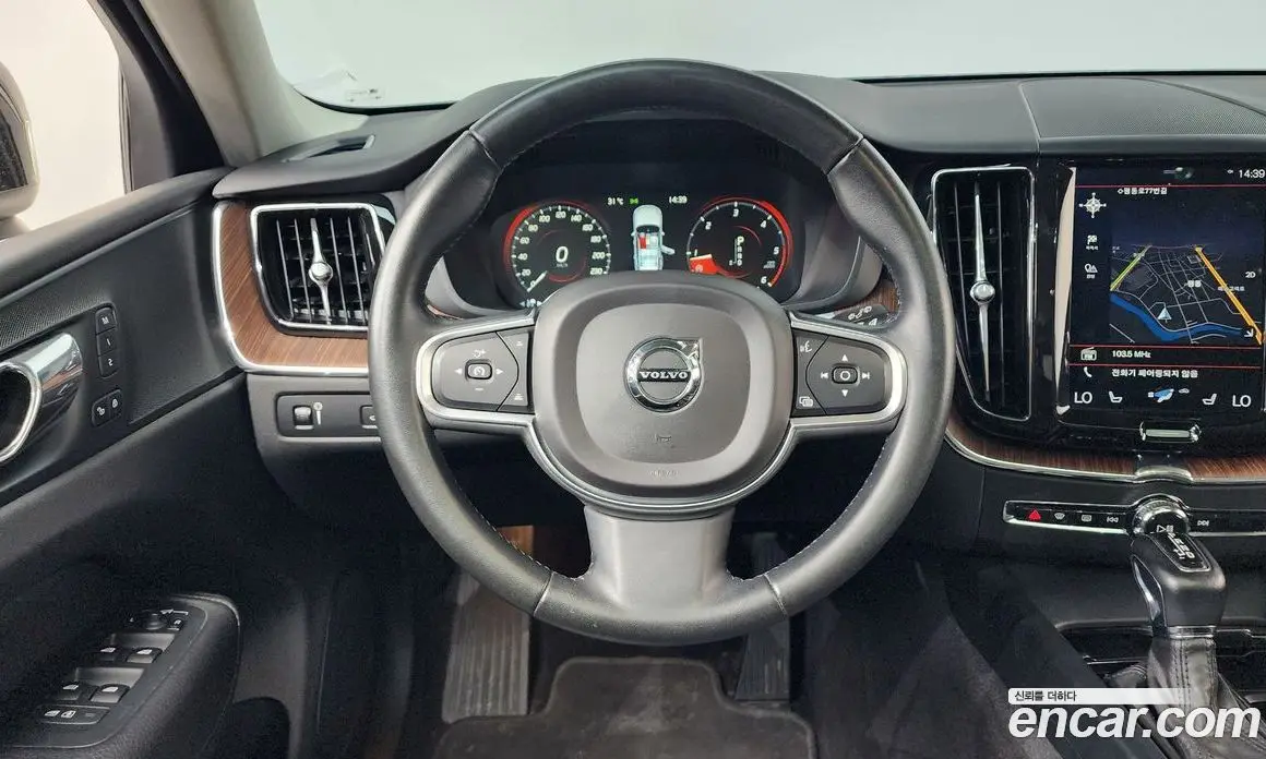 Volvo XC60 2018 2.0 автомат (гидро), фото 19 Volvo XC60 2018 2.0 автомат (гидро), фото 19