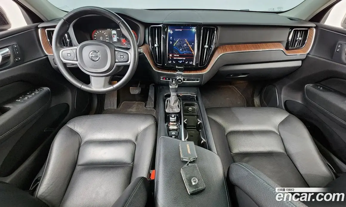 Volvo XC60 2018 2.0 автомат (гидро), фото 10 Volvo XC60 2018 2.0 автомат (гидро), фото 10