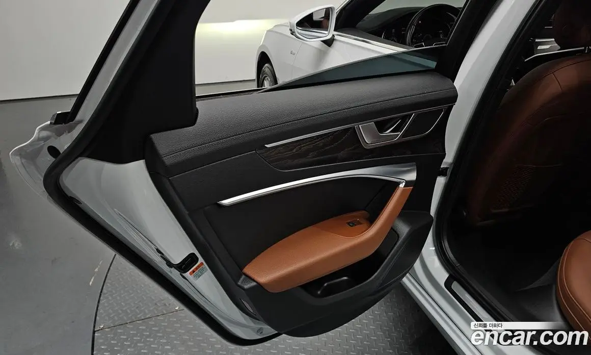 Audi A6 2020 2.0 автомат (гидро), фото 14