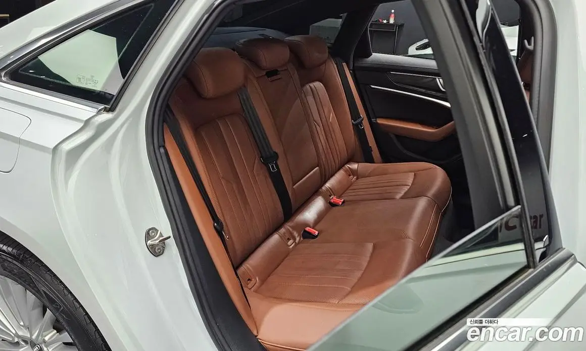 Audi A6 2020 2.0 автомат (гидро), фото 16