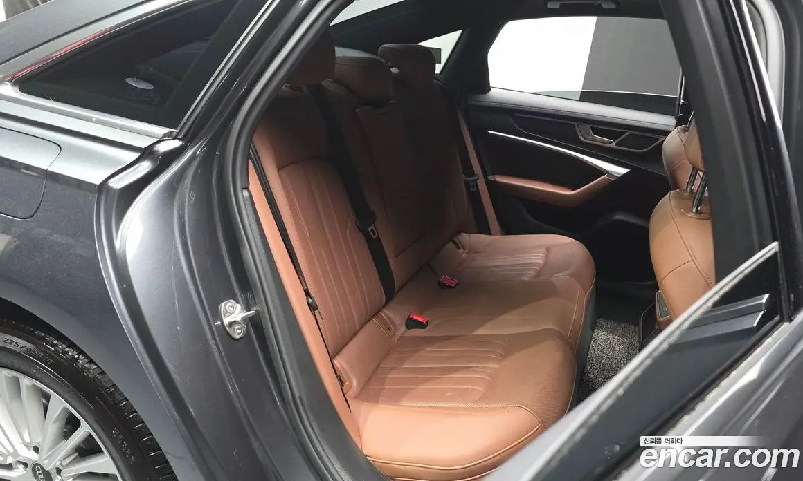 Audi A6 2021 2.0 автомат (гидро), фото 17
