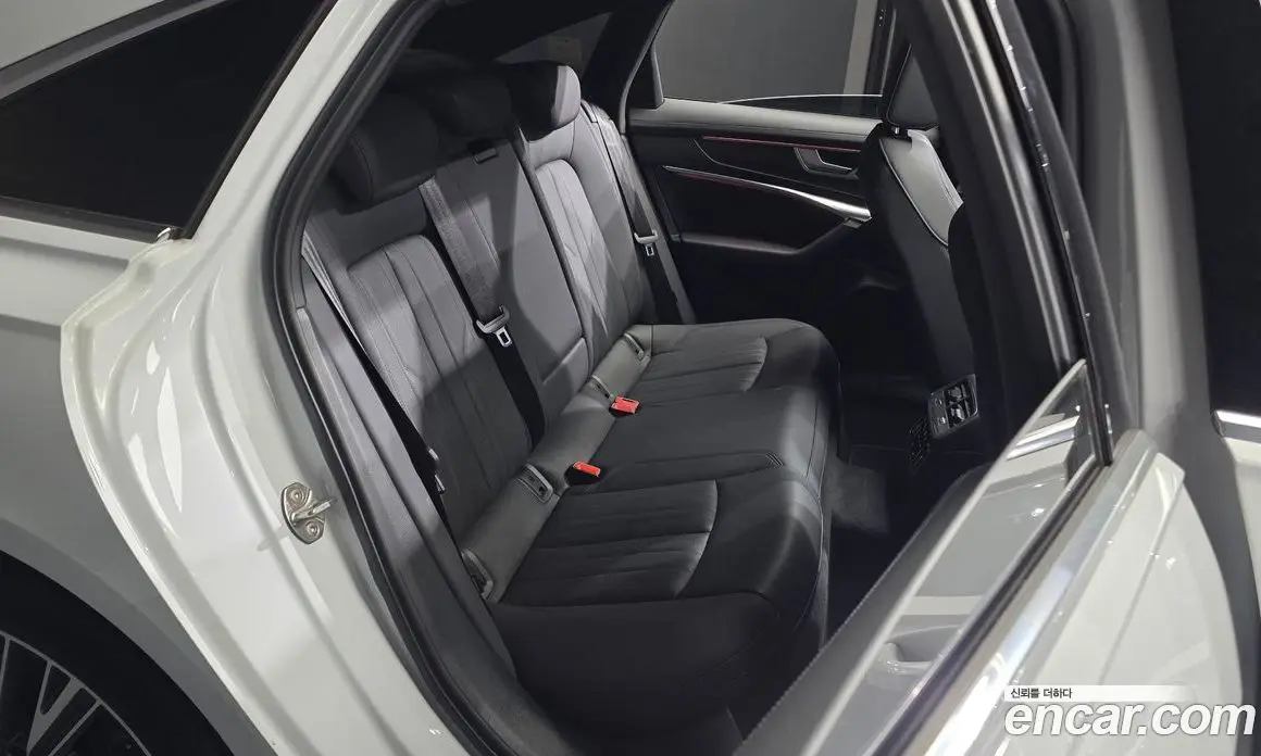 Audi A6 2022 2.0 автомат (гидро), фото 16