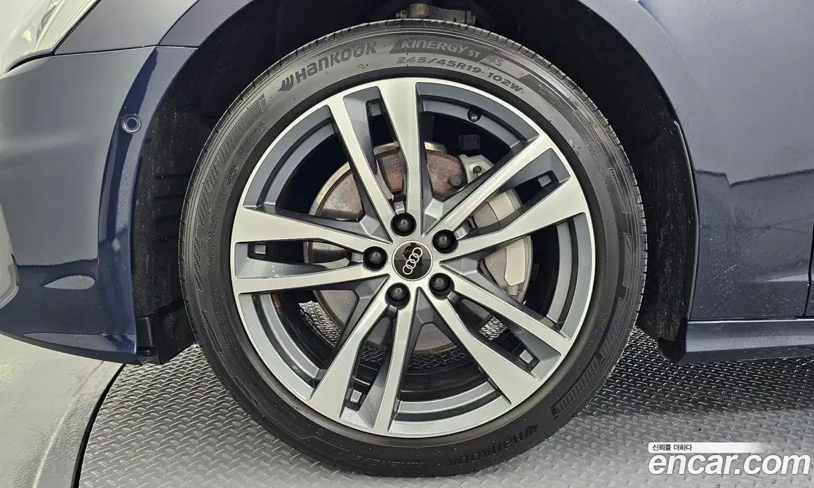 Audi A6 2022 2.0 автомат (гидро), фото 5