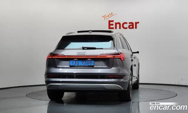 Audi e-tron 2020 0.2 автомат (гидро), миниатюра 3