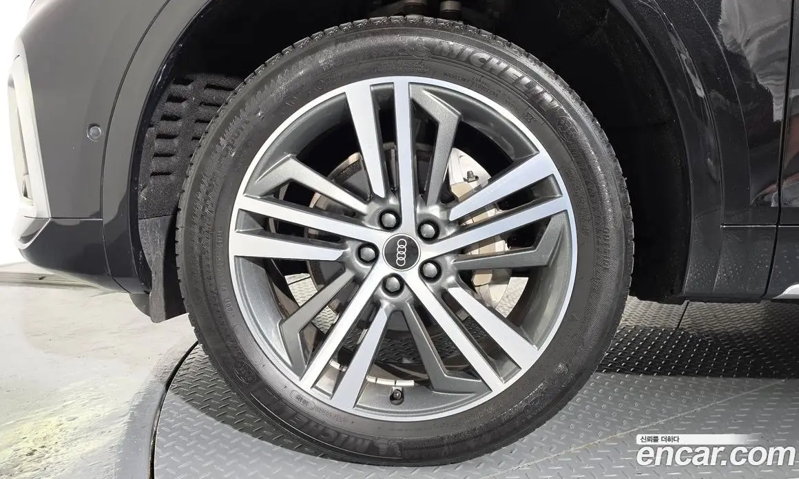 Audi Q5 2021 2.0 автомат (гидро), фото 5