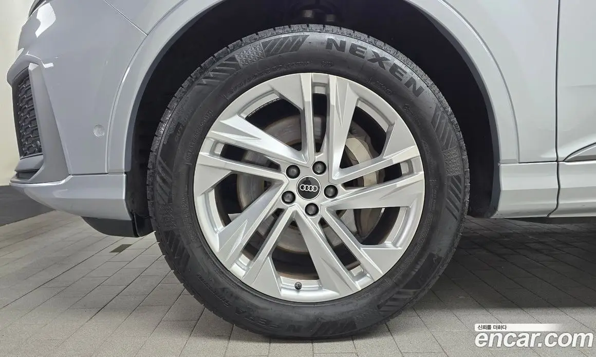 Audi Q7 2021 3.0 автомат (гидро), фото 5
