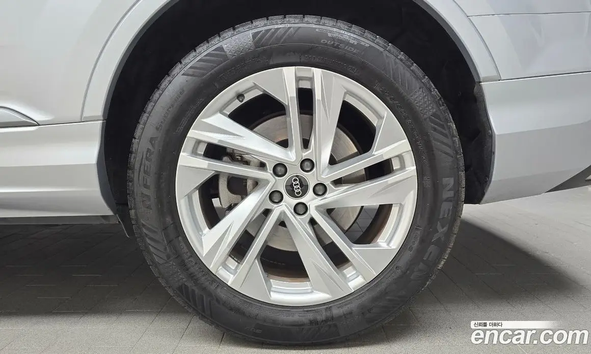 Audi Q7 2021 3.0 автомат (гидро), фото 7