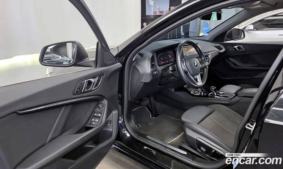 BMW 1 серия 2024 2.0 автомат (гидро), фото 13