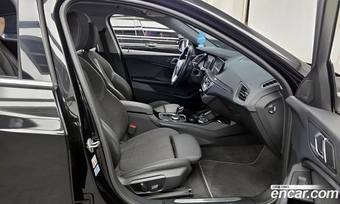BMW 1 серия 2024 2.0 автомат (гидро), фото 17