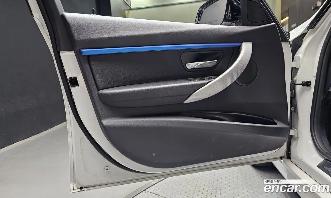 BMW 3 серия 2017 2.0 автомат (гидро), фото 14 BMW 3 серия 2017 2.0 автомат (гидро), фото 14
