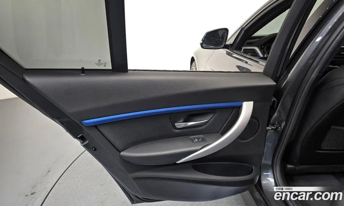 BMW 3 серия 2018 2.0 автомат (гидро), фото 15