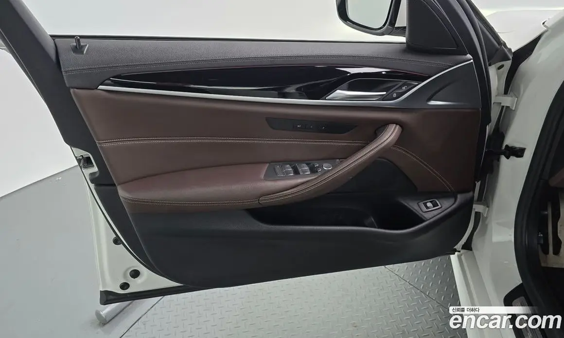 BMW 5 серия 2021 2.0 автомат (гидро), фото 14 BMW 5 серия 2021 2.0 автомат (гидро), фото 14