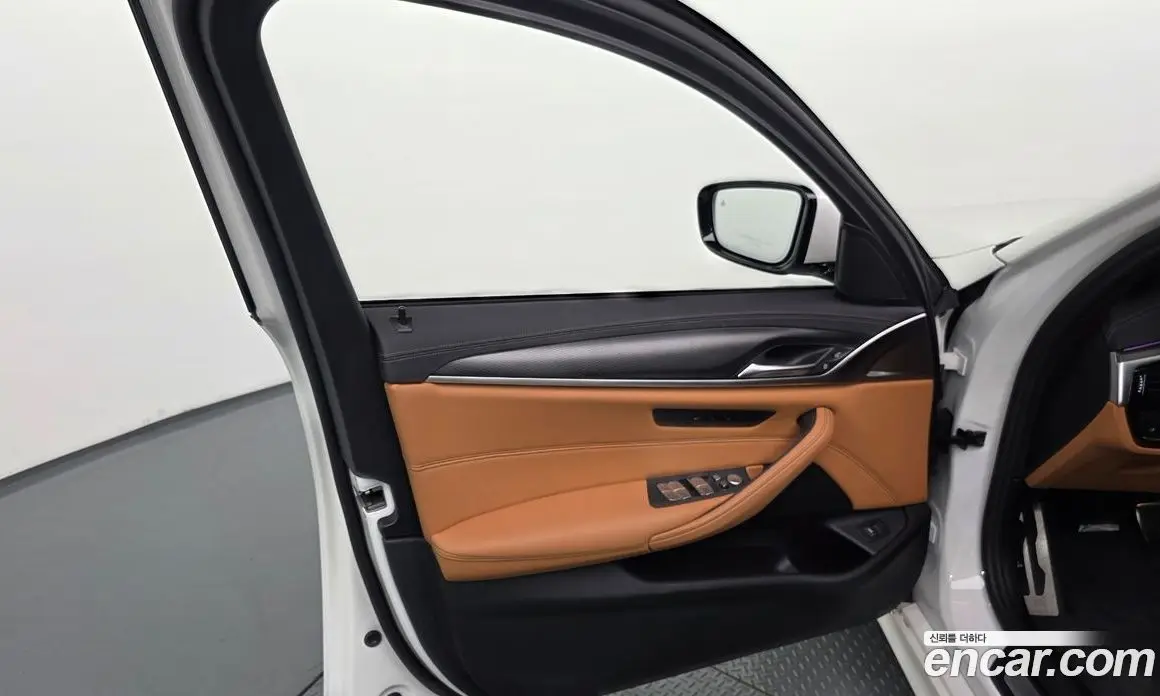BMW 5 серия 2023 2.0 автомат (гидро), фото 14