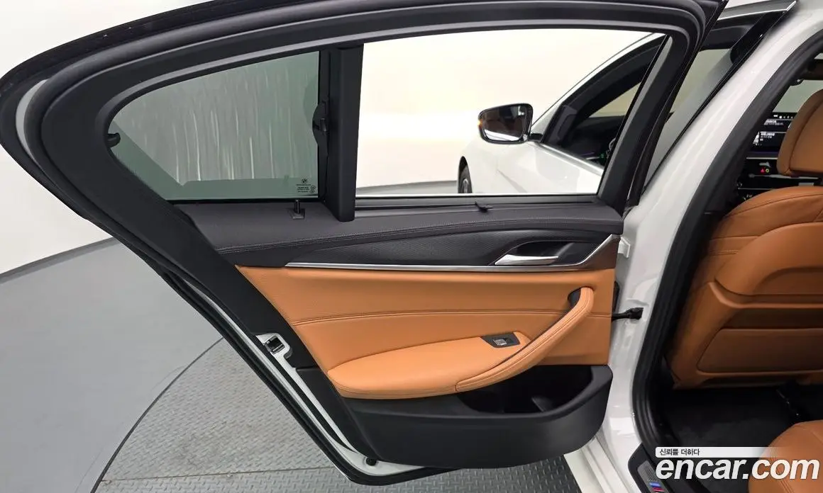BMW 5 серия 2023 2.0 автомат (гидро), фото 15