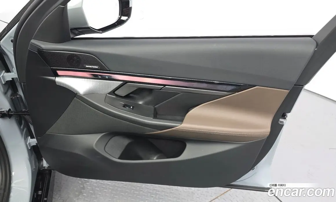BMW 5 серия 2025 2.0 автомат (гидро), фото 14