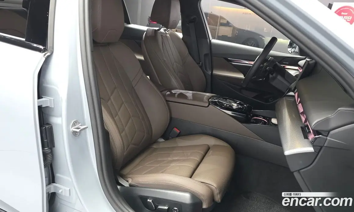 BMW 5 серия 2025 2.0 автомат (гидро), фото 16