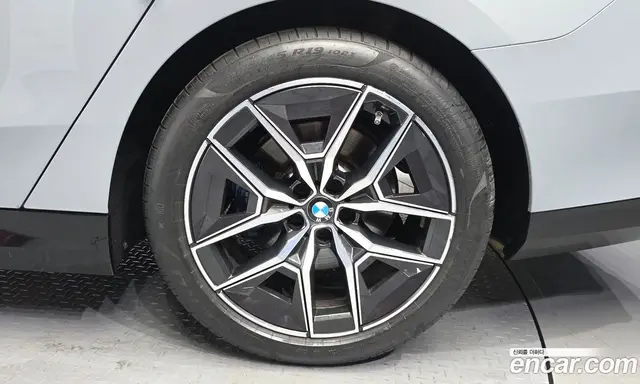 BMW 5 серия 2025 2.0 автомат (гидро), миниатюра 5