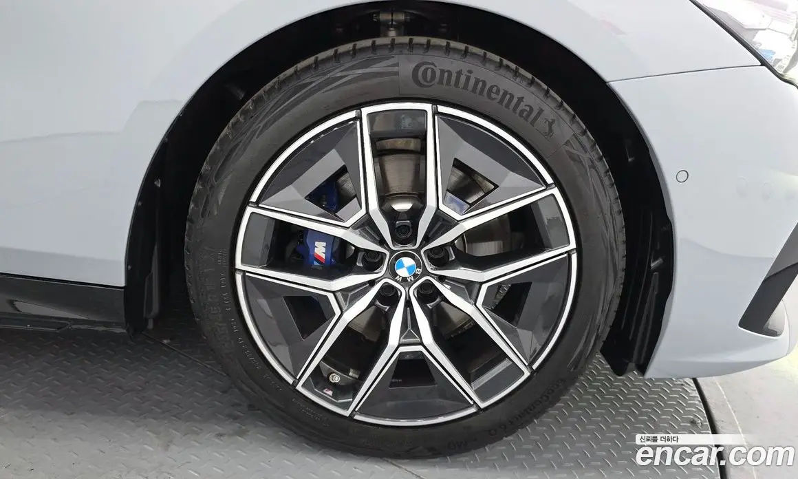 BMW 5 серия 2025 2.0 автомат (гидро), фото 7