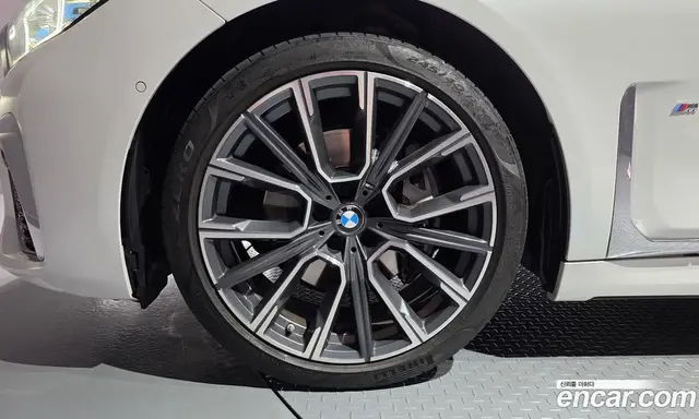BMW 7 серия 2022 3.0 автомат (гидро), миниатюра 5