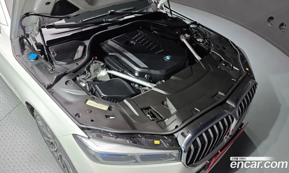 BMW 7 серия 2022 3.0 автомат (гидро), фото 6