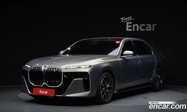 BMW 7 серия, 2025, 4 075 км