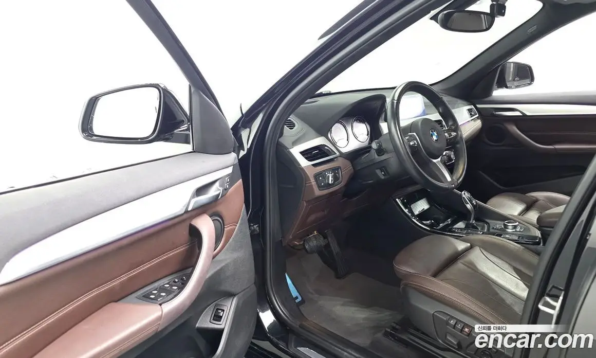 BMW X1 2021 2.0 автомат (гидро), фото 13
