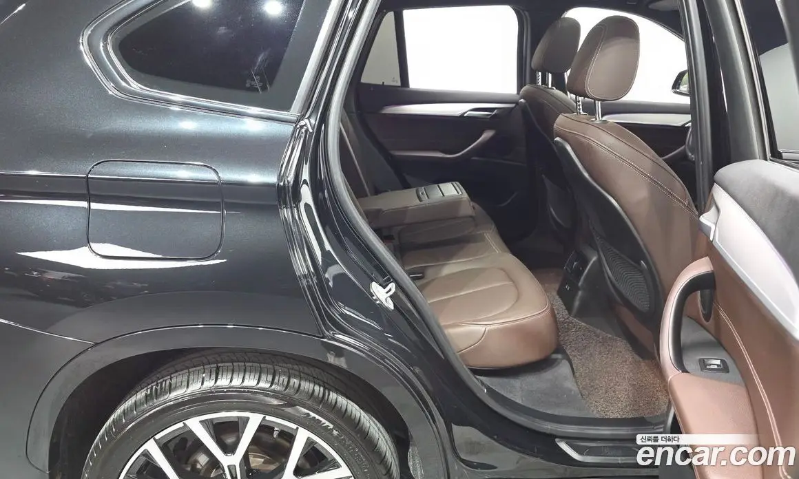 BMW X1 2021 2.0 автомат (гидро), фото 17