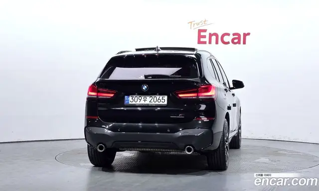 BMW X1 2021 2.0 автомат (гидро), миниатюра 4