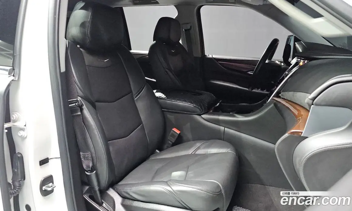 Cadillac Escalade 2020 6.2 автомат (гидро), фото 16 Cadillac Escalade 2020 6.2 автомат (гидро), фото 16