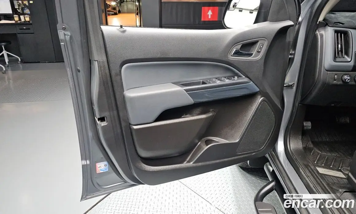 Chevrolet Colorado 2022 3.6 автомат (гидро), фото 14