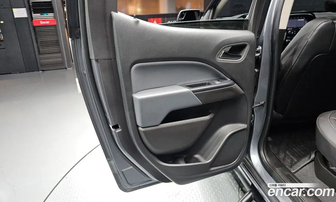 Chevrolet Colorado 2022 3.6 автомат (гидро), фото 15