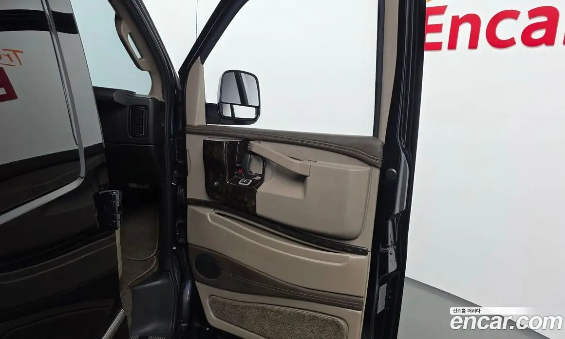 Chevrolet Express Van 2018 6.0 автомат (гидро), фото 15