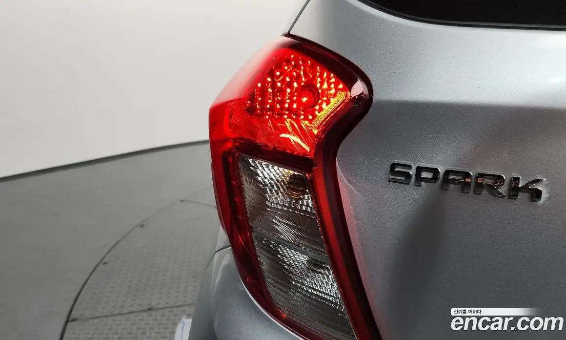 Chevrolet Spark 2022 1.0 автомат (гидро), фото 9