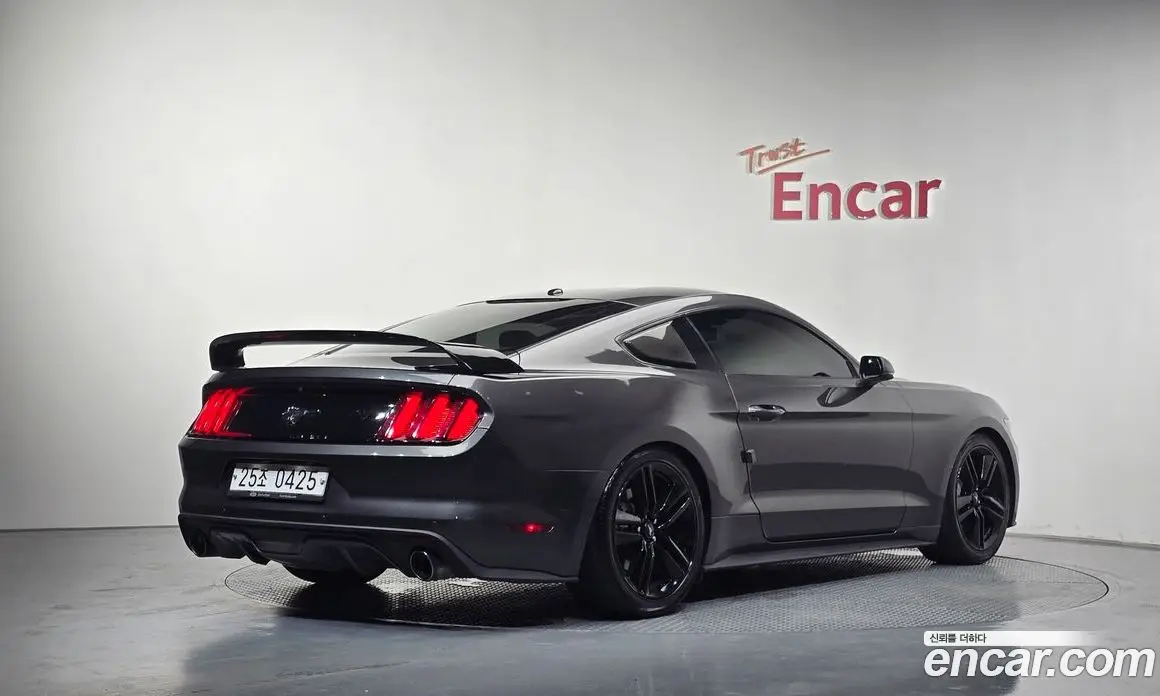Ford Mustang 2016 2.3 автомат (гидро), фото 1 Ford Mustang 2016 2.3 автомат (гидро), фото 1