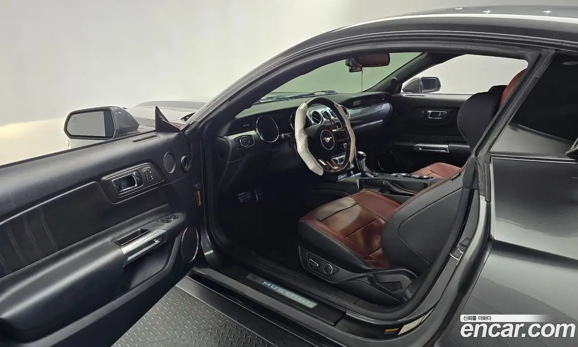 Ford Mustang 2016 2.3 автомат (гидро), фото 12 Ford Mustang 2016 2.3 автомат (гидро), фото 12
