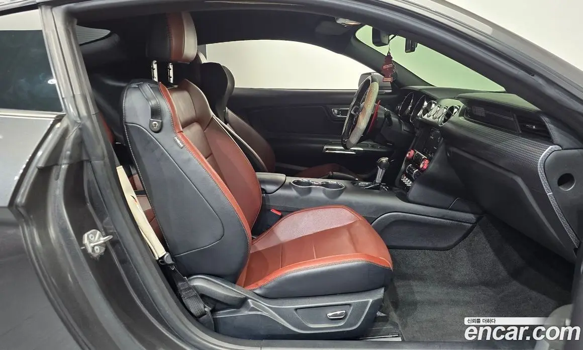 Ford Mustang 2016 2.3 автомат (гидро), фото 15 Ford Mustang 2016 2.3 автомат (гидро), фото 15